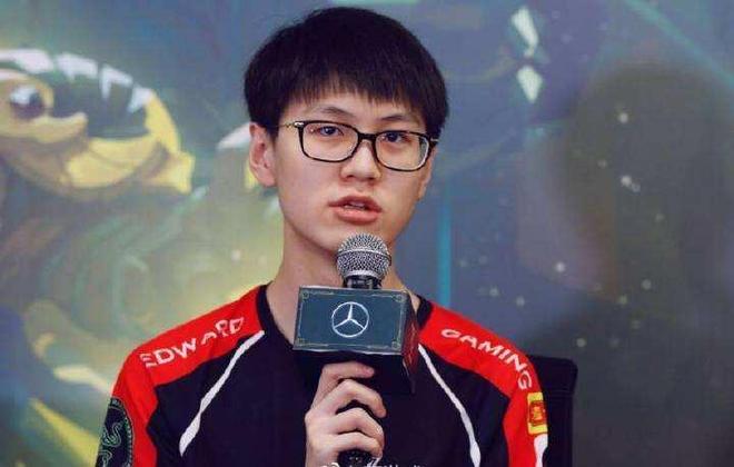 T1翻盘MAD,Uzi拿下关键大龙成都决赛之夜3:0(首尔) T1翻盘MAD,Uzi拿下关键大龙成都决赛之夜3:0(首尔)