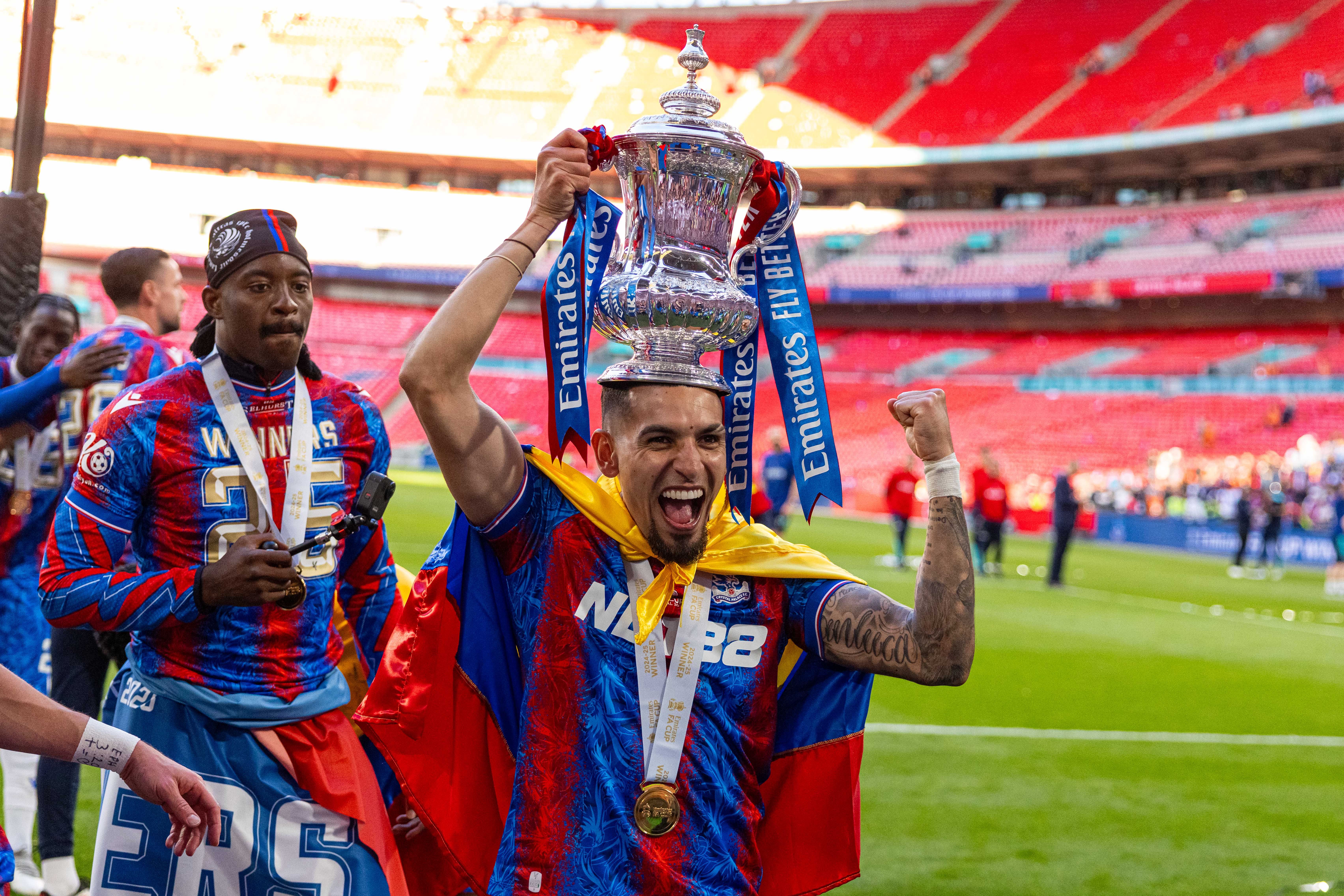 球队表现出色,成功取得比赛胜利 球队表现出色,成功取得比赛胜利