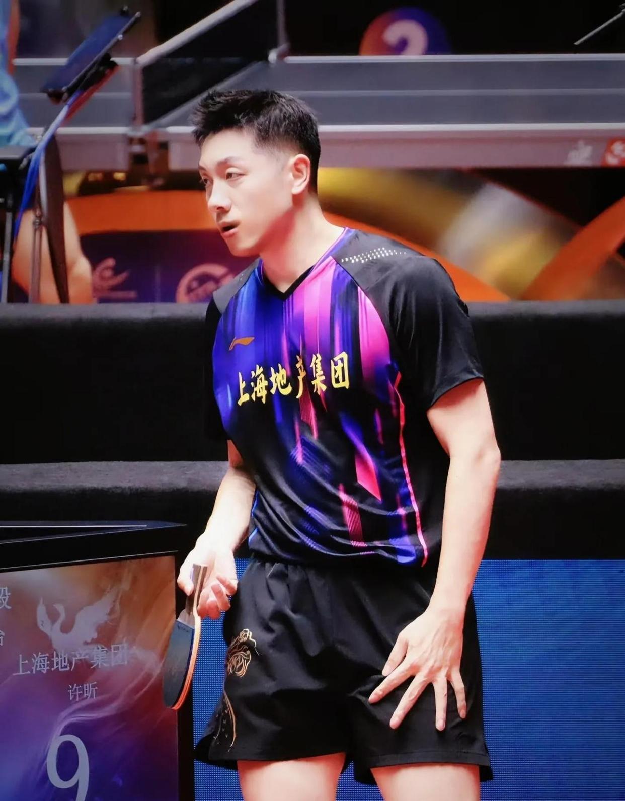 包含比利时乒乓球队鏖战波兰乒乓球队，许昕惊艳世界的词条