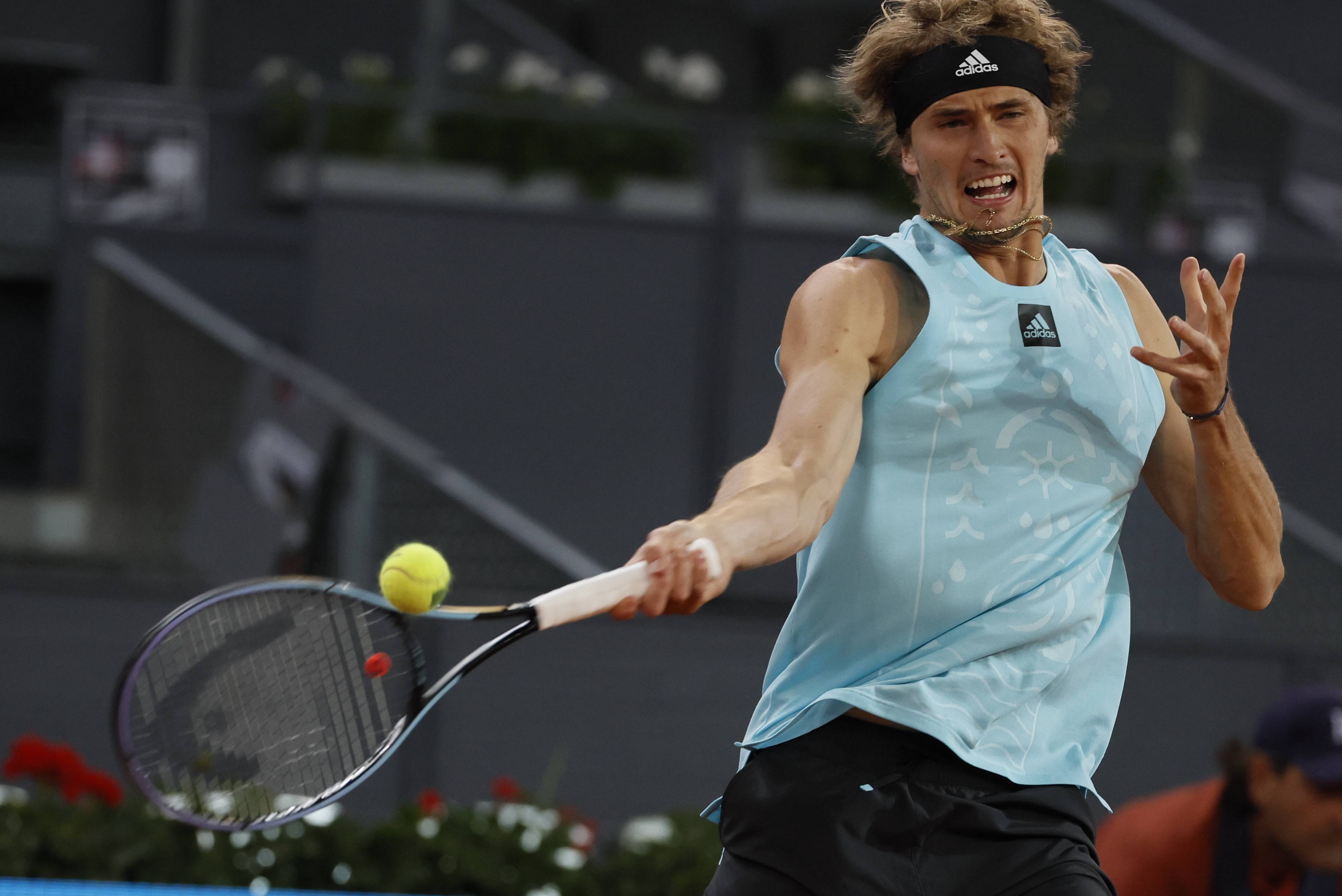 包含德国网球队险胜西班牙网球队，兹维列夫惊艳世界的词条