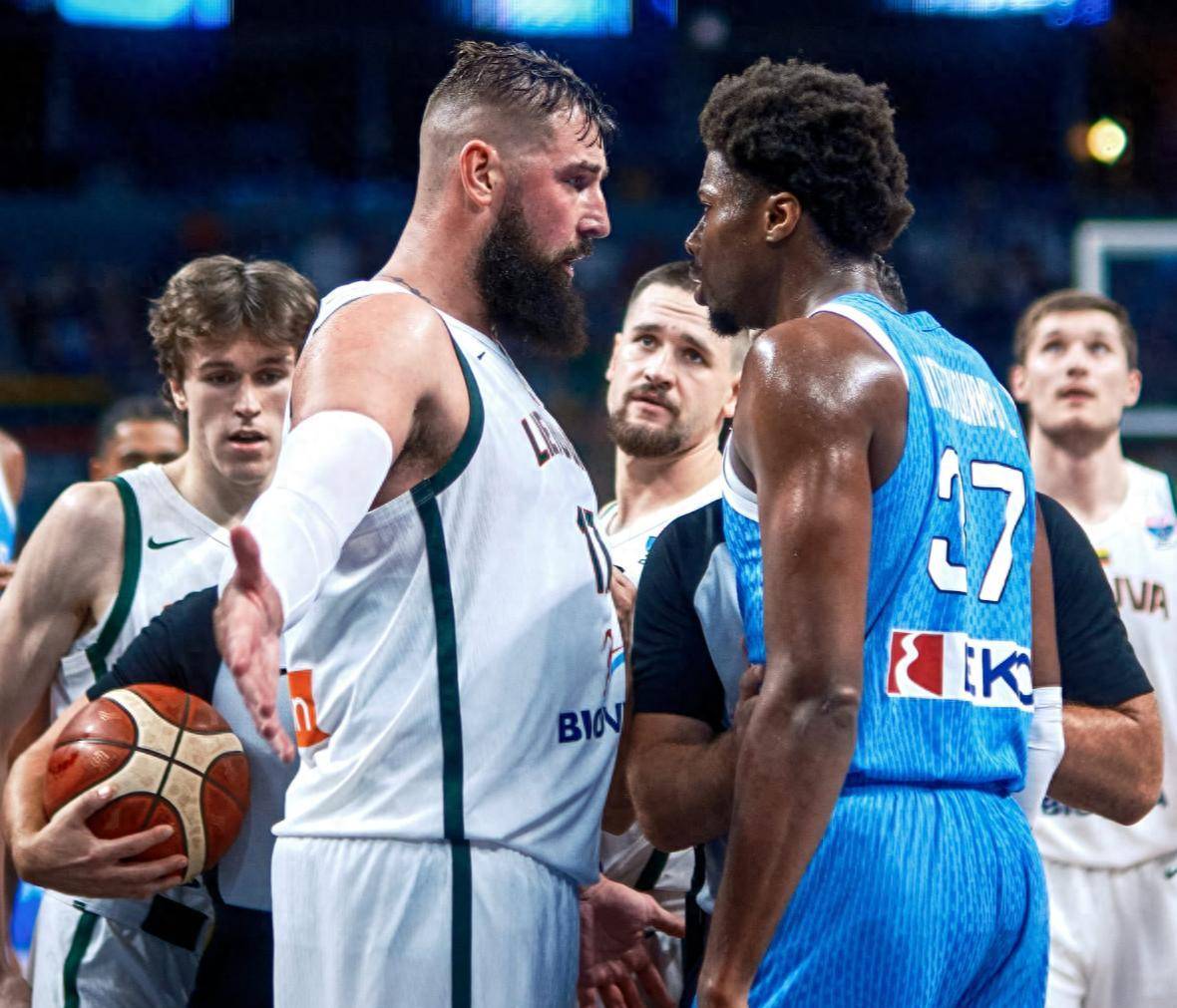 包含塞尔维亚男篮横扫立陶宛男篮，波特高光表现的词条